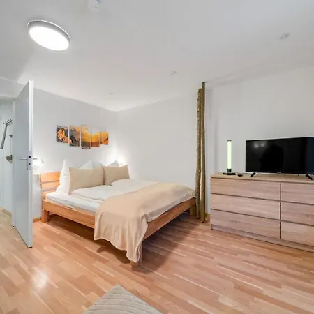 With 1 Bedroom Менценшванд